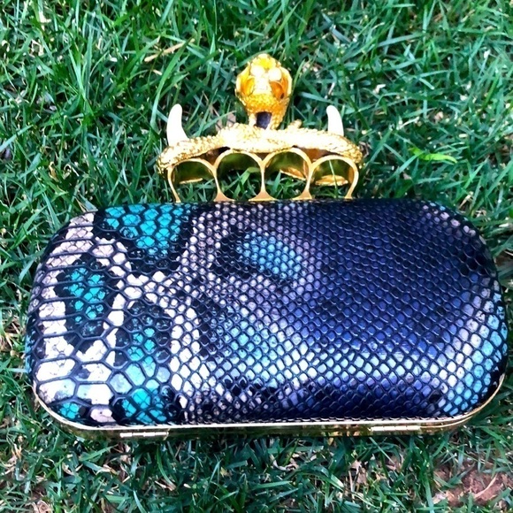 Unicorn 🦄 knuckles skulls ring hard case clutch ,blue snake pattern. - Picture 1 of 12